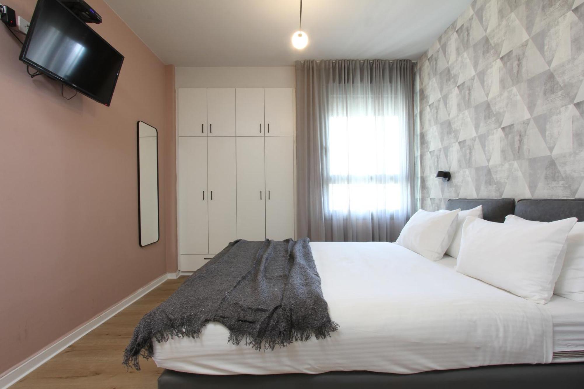 דירות גני תערוכה - Tlv University Apartments Near Expo By Sea N' Rent Тел Авив Стая снимка