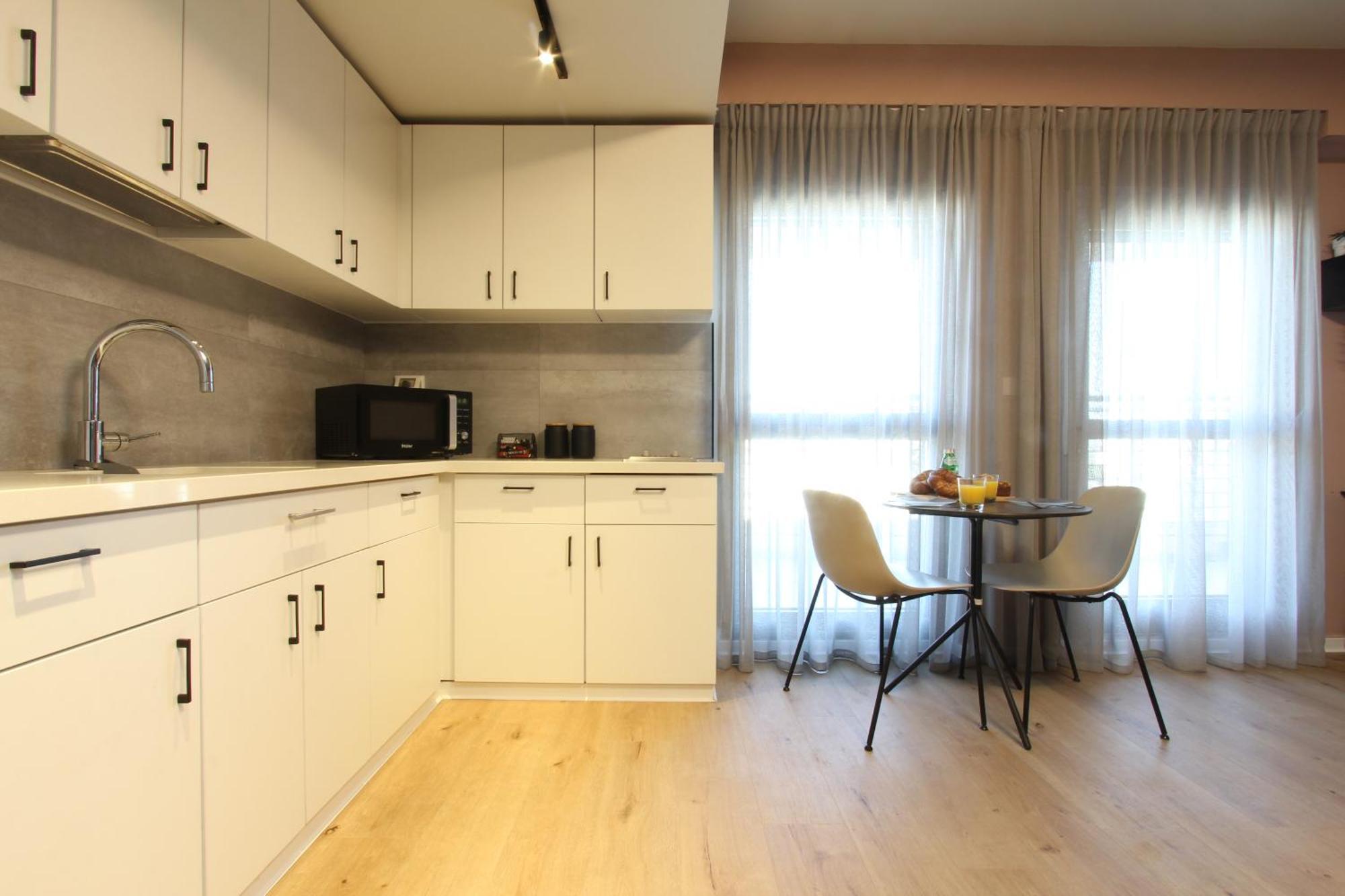 דירות גני תערוכה - Tlv University Apartments Near Expo By Sea N' Rent Тел Авив Стая снимка